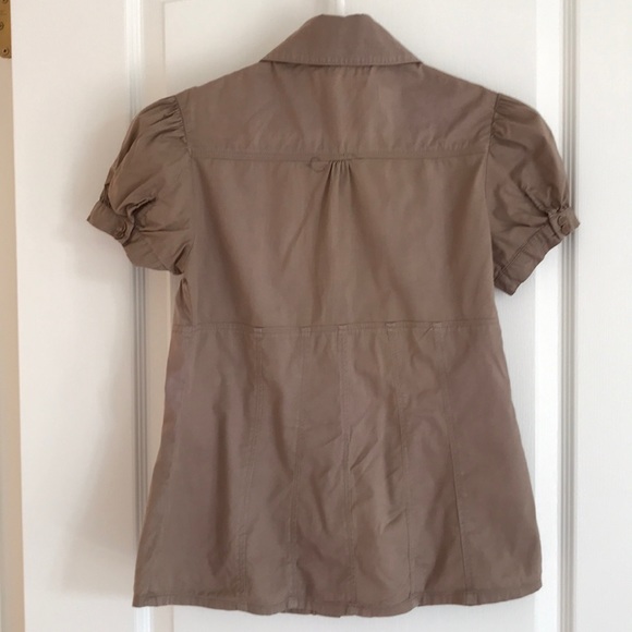 🐥4/$30🐥Light weight short sleeves shirt - Picture 2 of 5